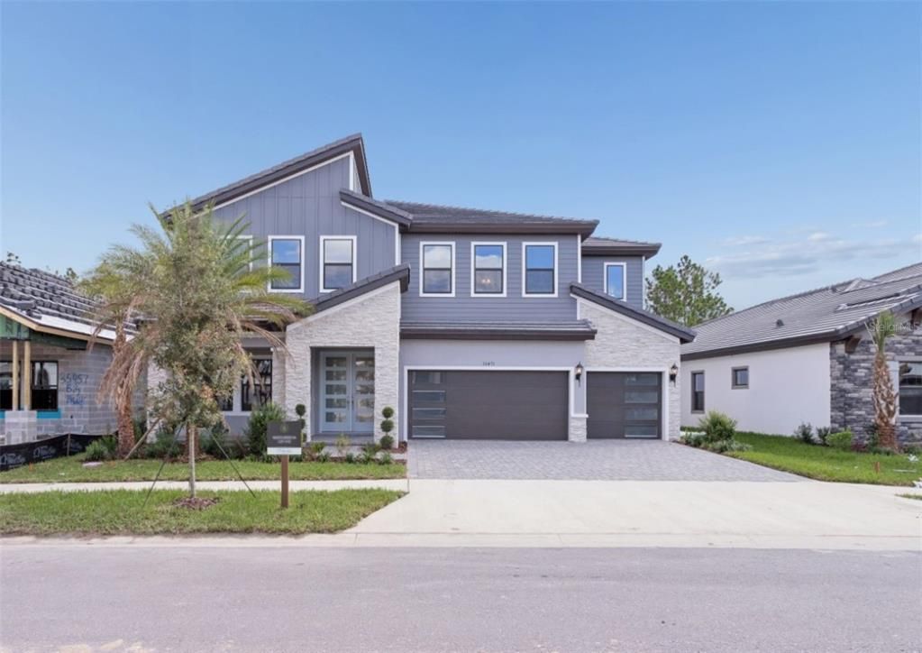 Attached, Exterior, Facade, Farmhouse