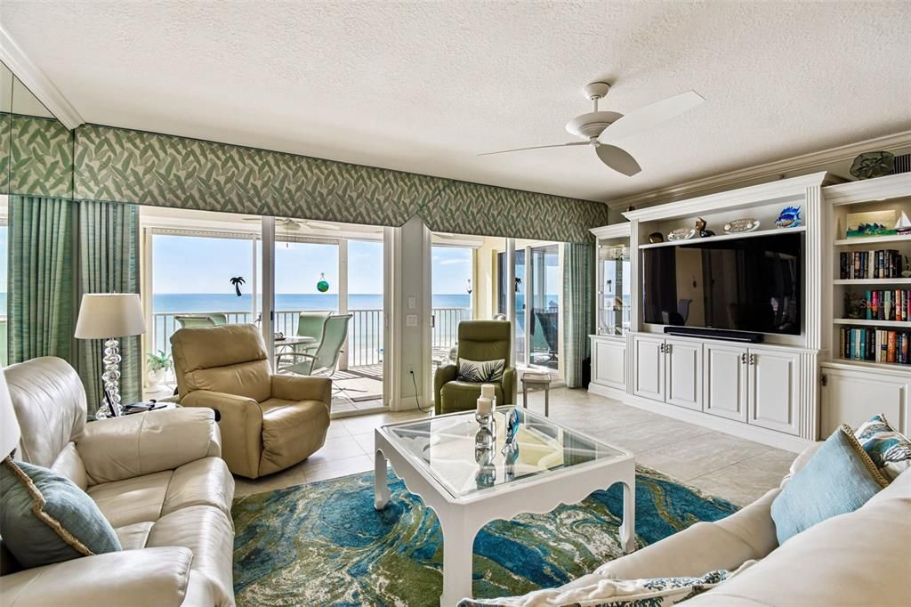 Interior, Living room, Water