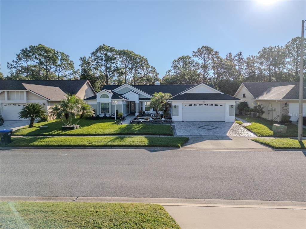 Attached, Exterior, Facade, Ranch