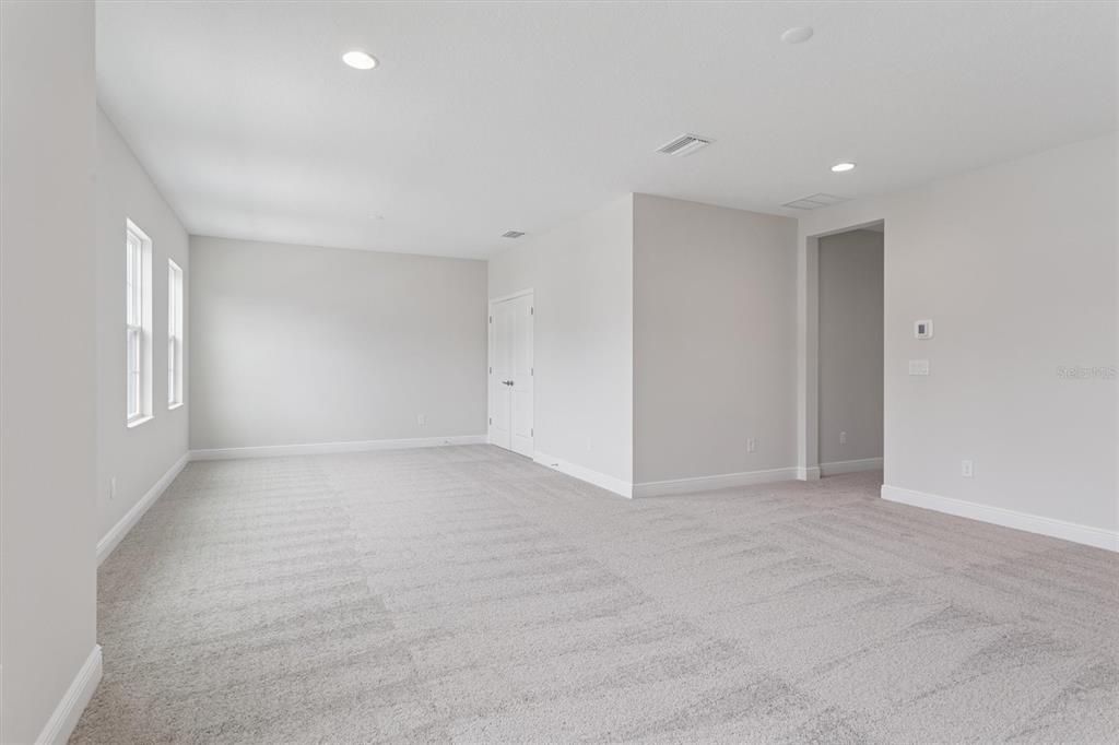 Empty room, Interior, Recessed Lighting