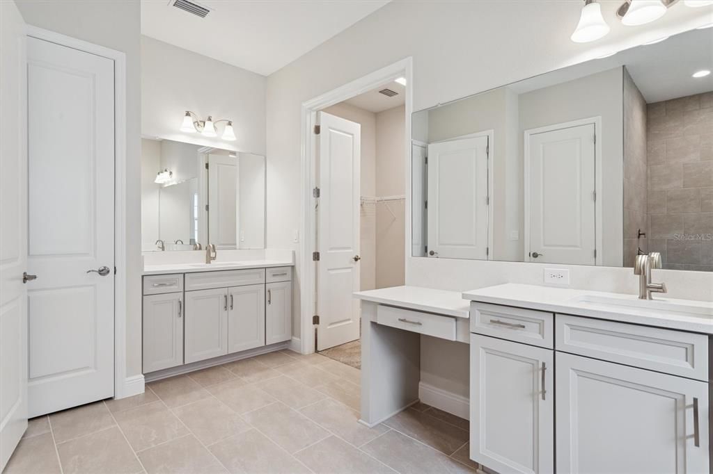 Bathroom, Dual Sink Vanities, Interior, Recessed Lighting