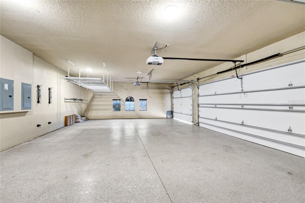 Garage, Interior