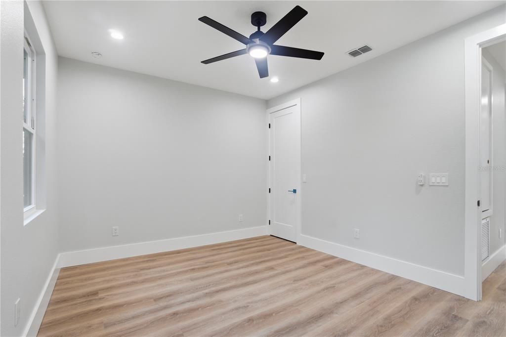 Empty room, Interior, Recessed Lighting, Wood Texture Flooring