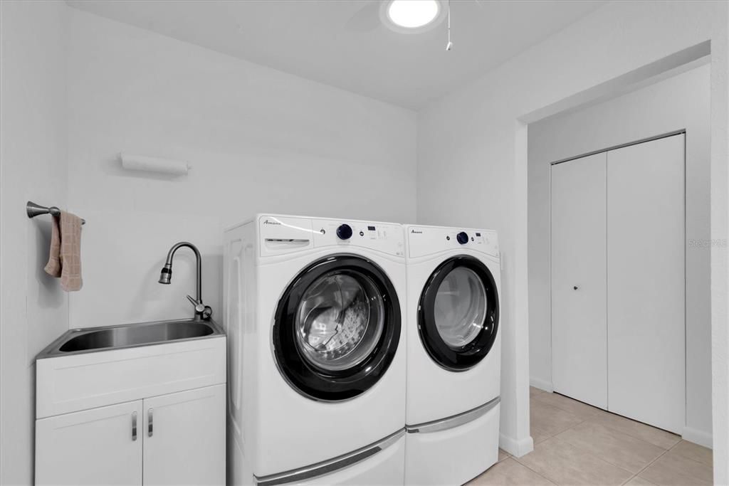 Interior, Washer