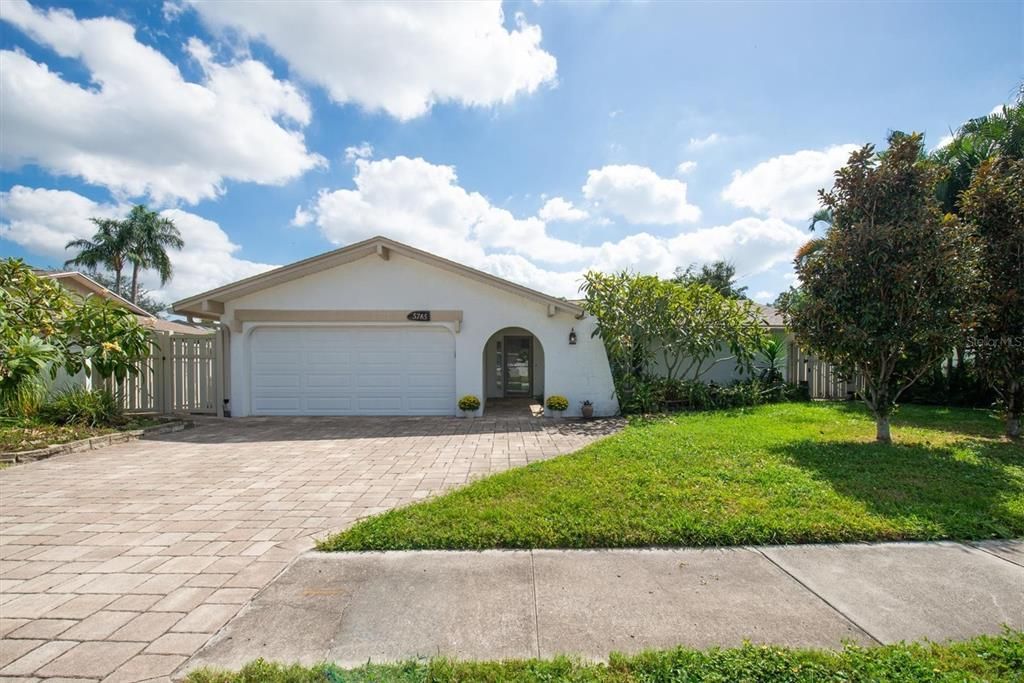 Attached, Backyard, Exterior, Facade, Ranch