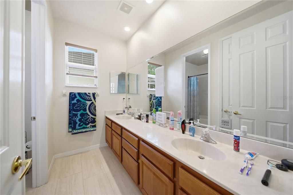 Bathroom, Dual Sink Vanities, Interior, Recessed Lighting