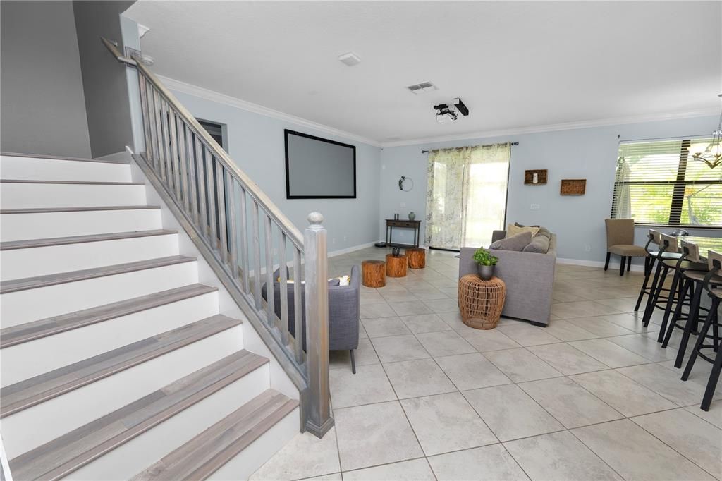 Interior, Projection Screen