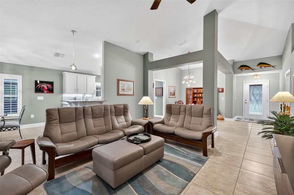 Chandelier, Dining room, Interior, Kitchen, Living room, Pendant Lights, Recessed Lighting