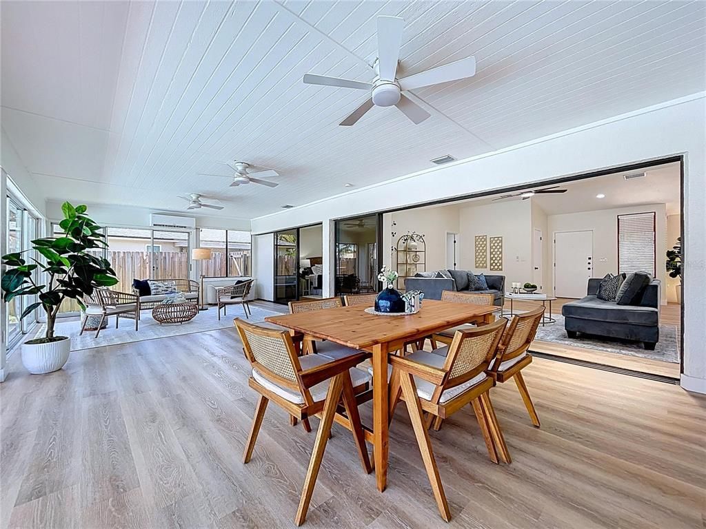 Dining room, Interior, Living room, Recessed Lighting, Wood Texture Flooring