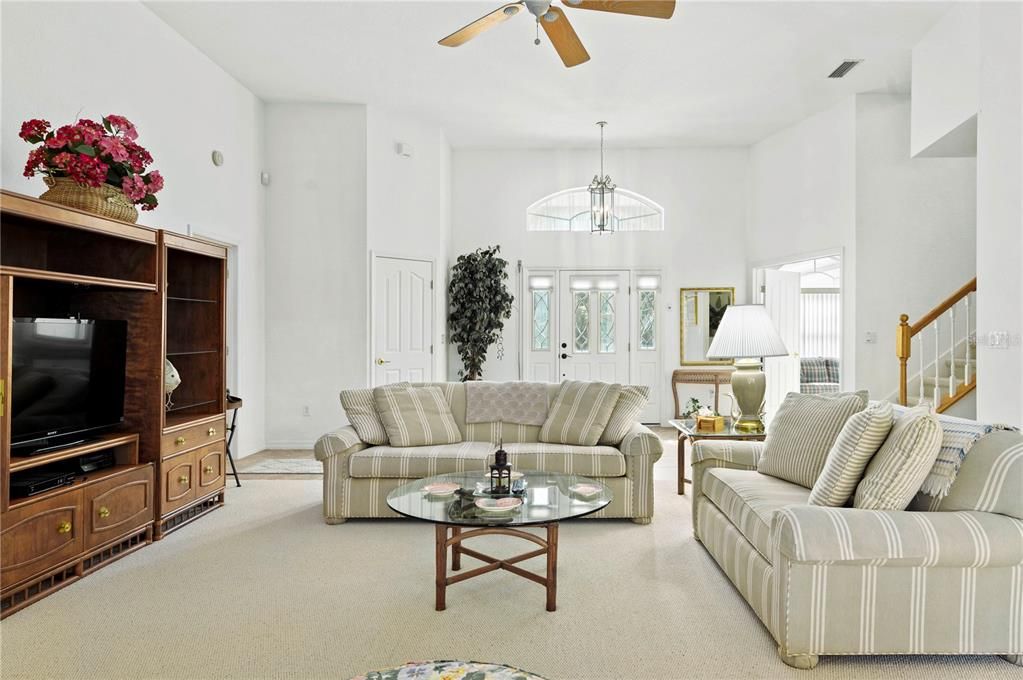 Chandelier, Interior, Living room, Pendant Lights