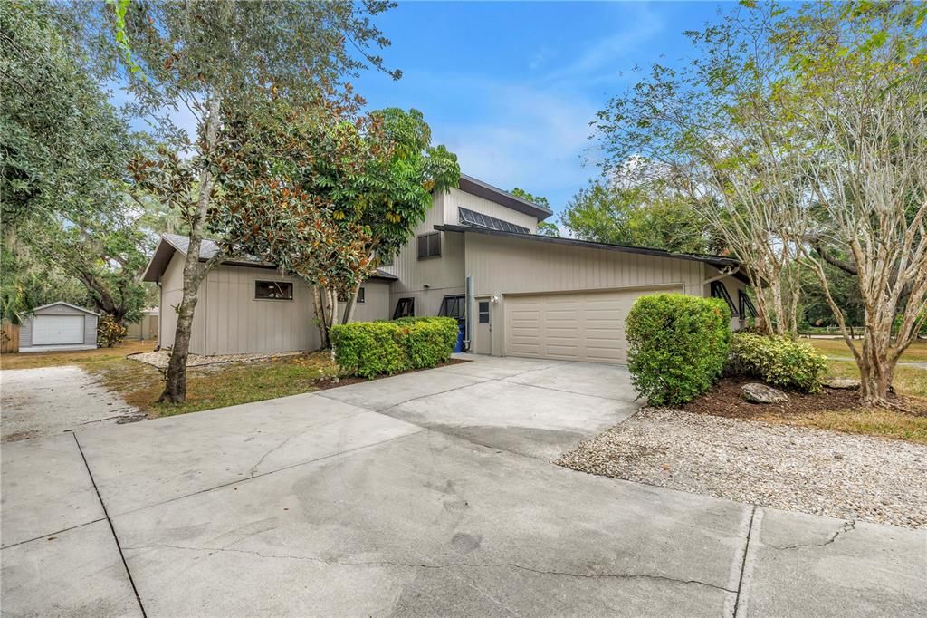 Detached Garage, Exterior