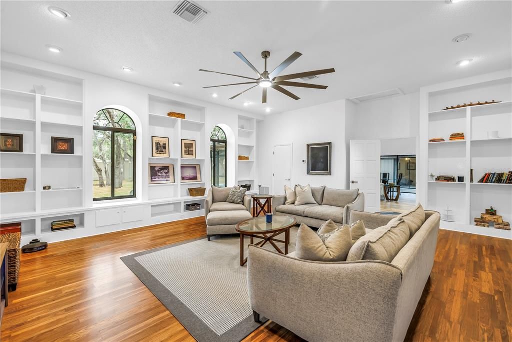 Interior, Living room, Pendant Lights, Recessed Lighting, Wood Texture Flooring