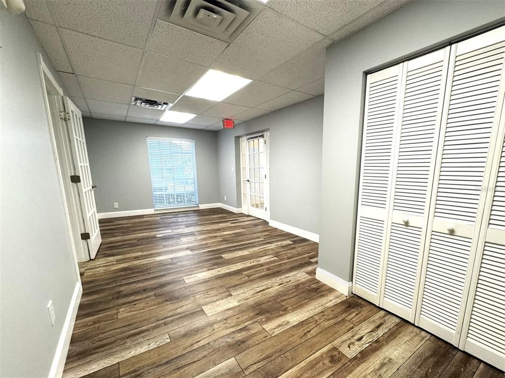 Empty room, Interior, Recessed Lighting, Wood Texture Flooring