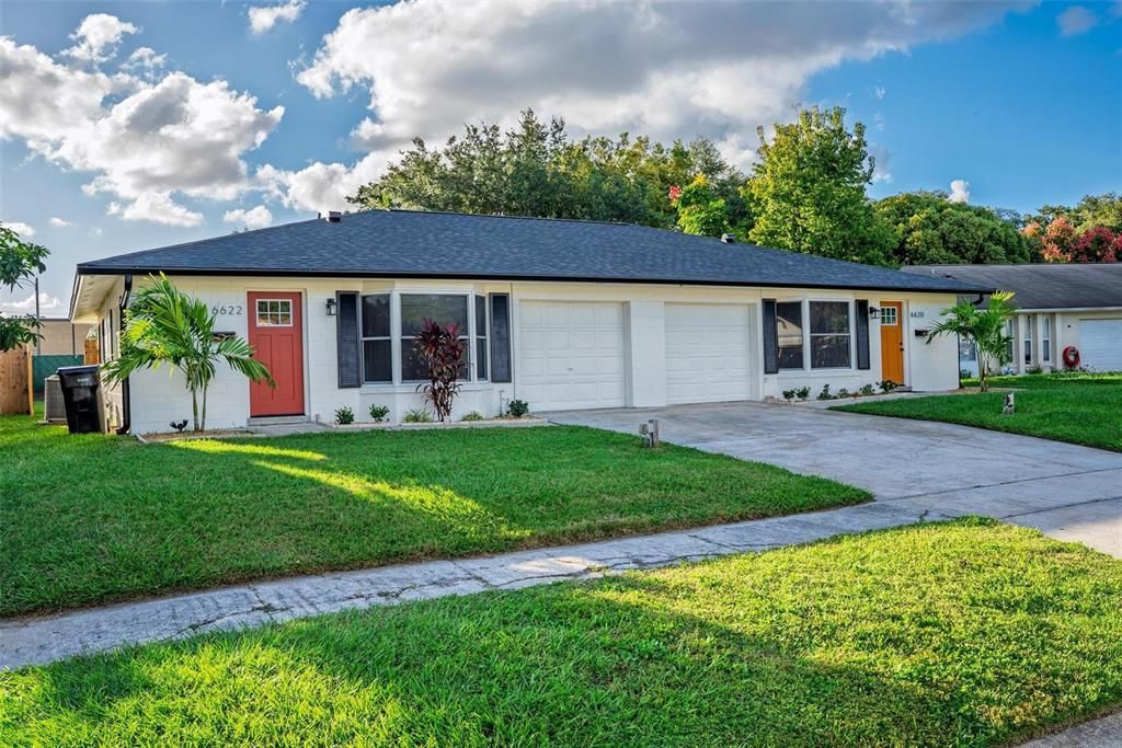 Attached, Exterior, Facade, Ranch