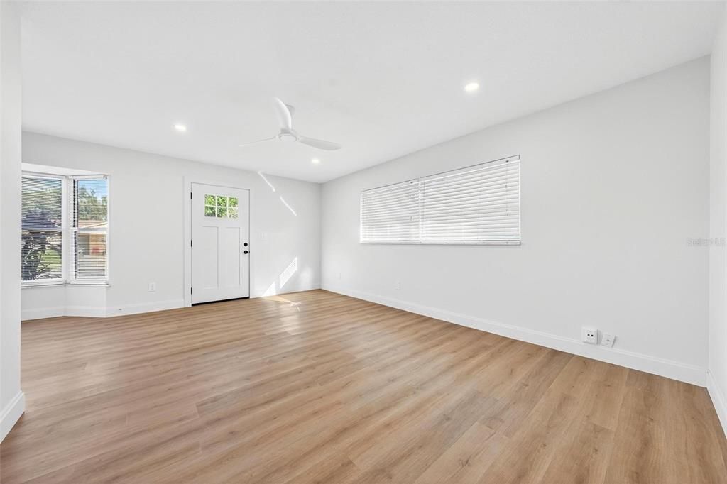 Empty room, Interior, Recessed Lighting, Wood Texture Flooring