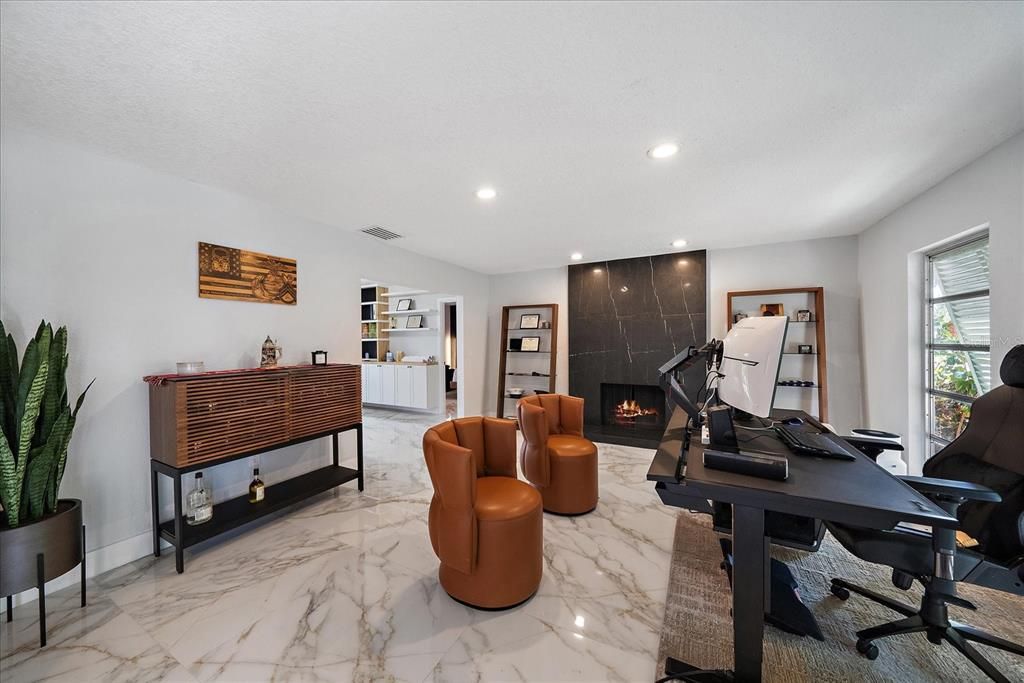 Fireplace, Home Office, Interior, Living room, Marble, Recessed Lighting