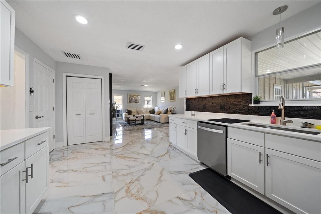 Interior, Kitchen, Living room, Marble, Pendant Lights, Recessed Lighting, Stainless Steel Appliances