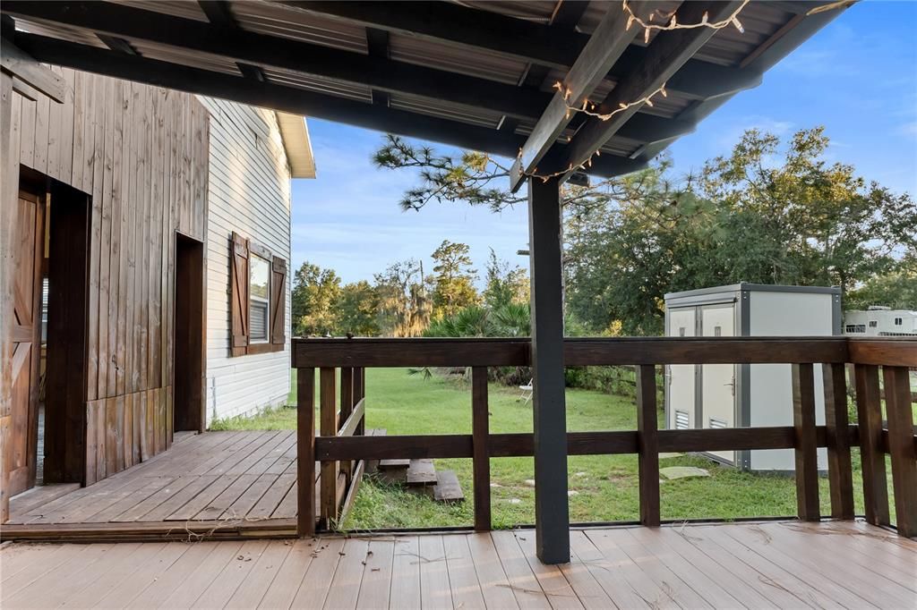 Backyard, Exterior