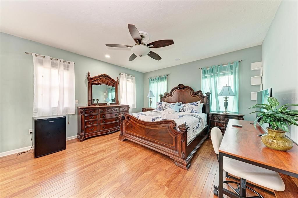 Bedroom, Interior, Recessed Lighting, Wood Texture Flooring