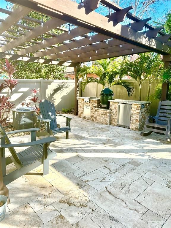 Exterior, Outdoor Kitchen