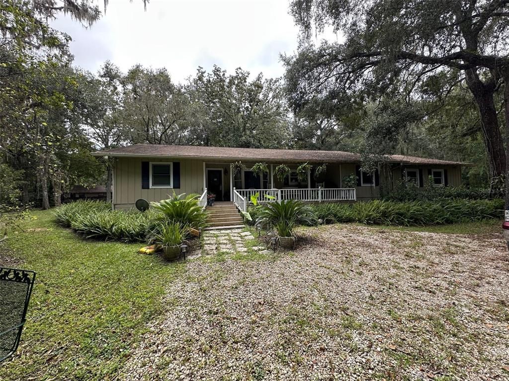 Backyard, Exterior, Facade, Ranch