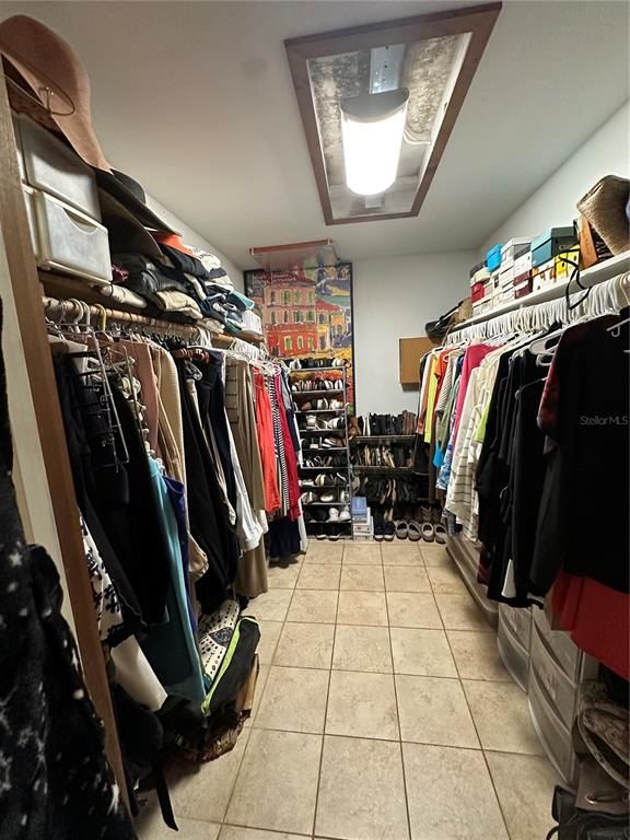 Interior, Walk-in Closets