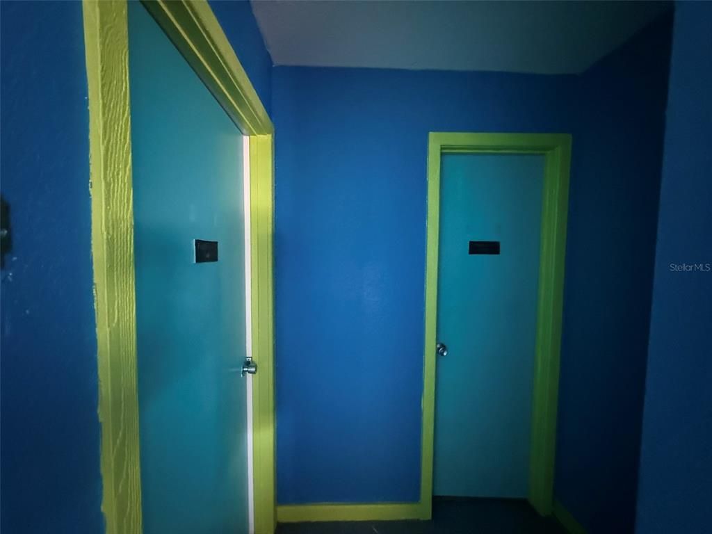 Elevator, Interior