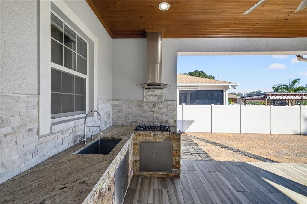 Exterior, Outdoor Kitchen