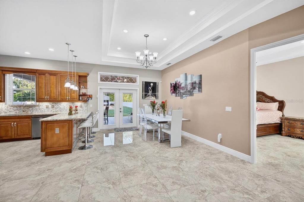 Bedroom, Chandelier, Dining room, Interior, Kitchen, Pendant Lights, Recessed Lighting