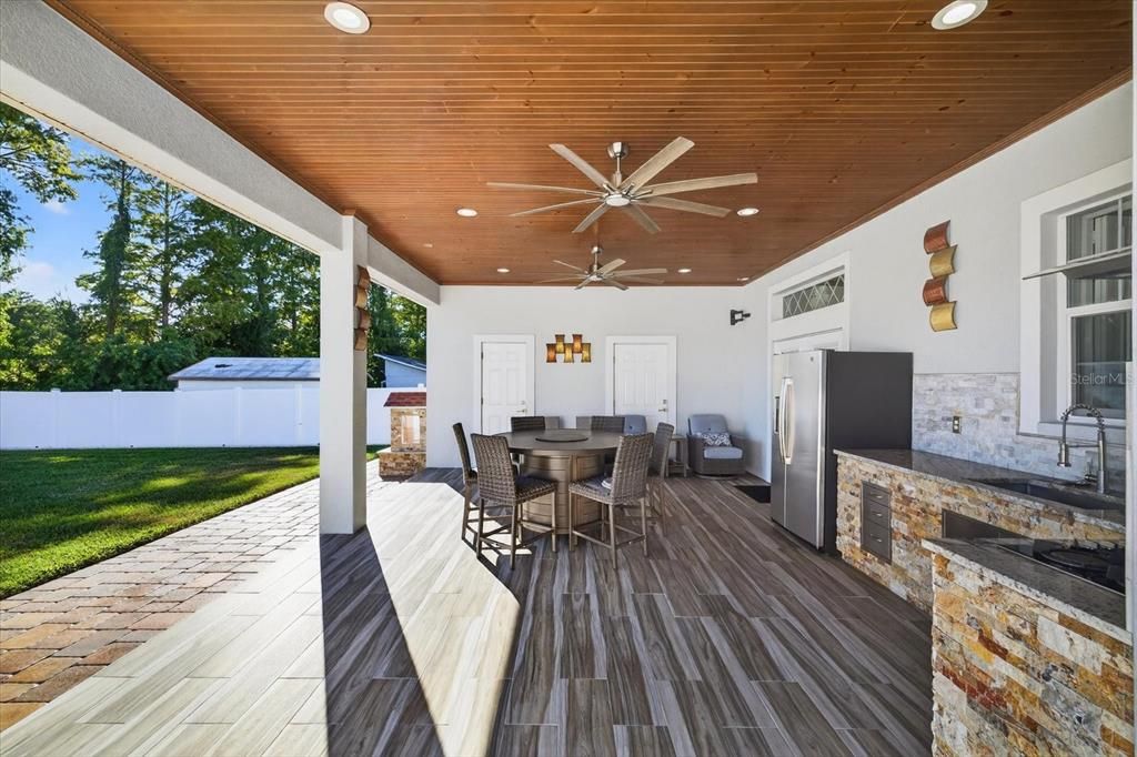 Exterior, Outdoor Kitchen