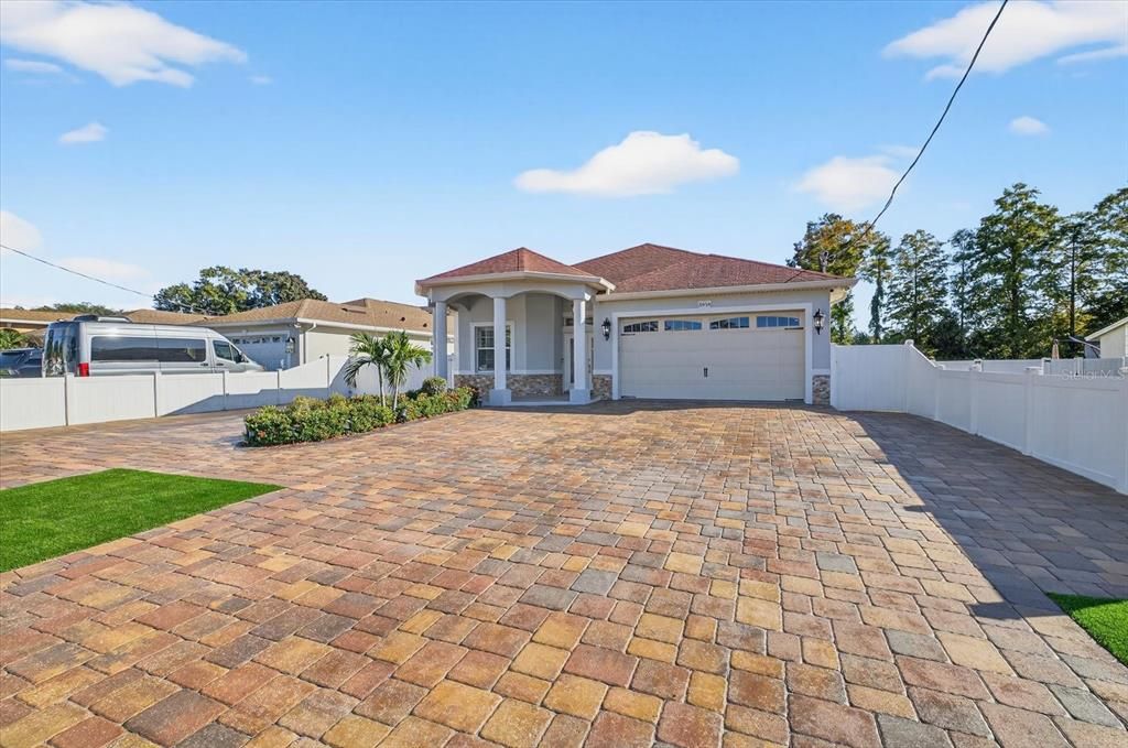 Attached, Exterior, Facade, Mediterranean