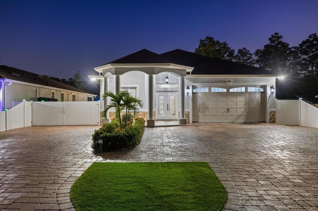 Attached, Exterior, Facade, Modern