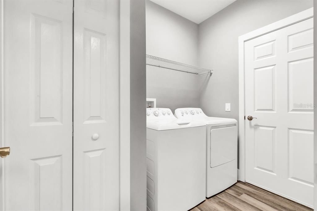 Interior, Utility Closets, Washer, Wood Texture Flooring