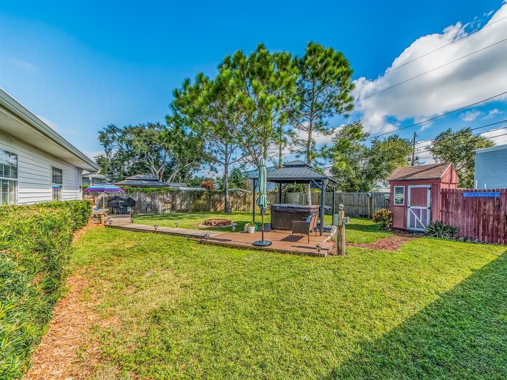 Backyard, Exterior, Hot Tub