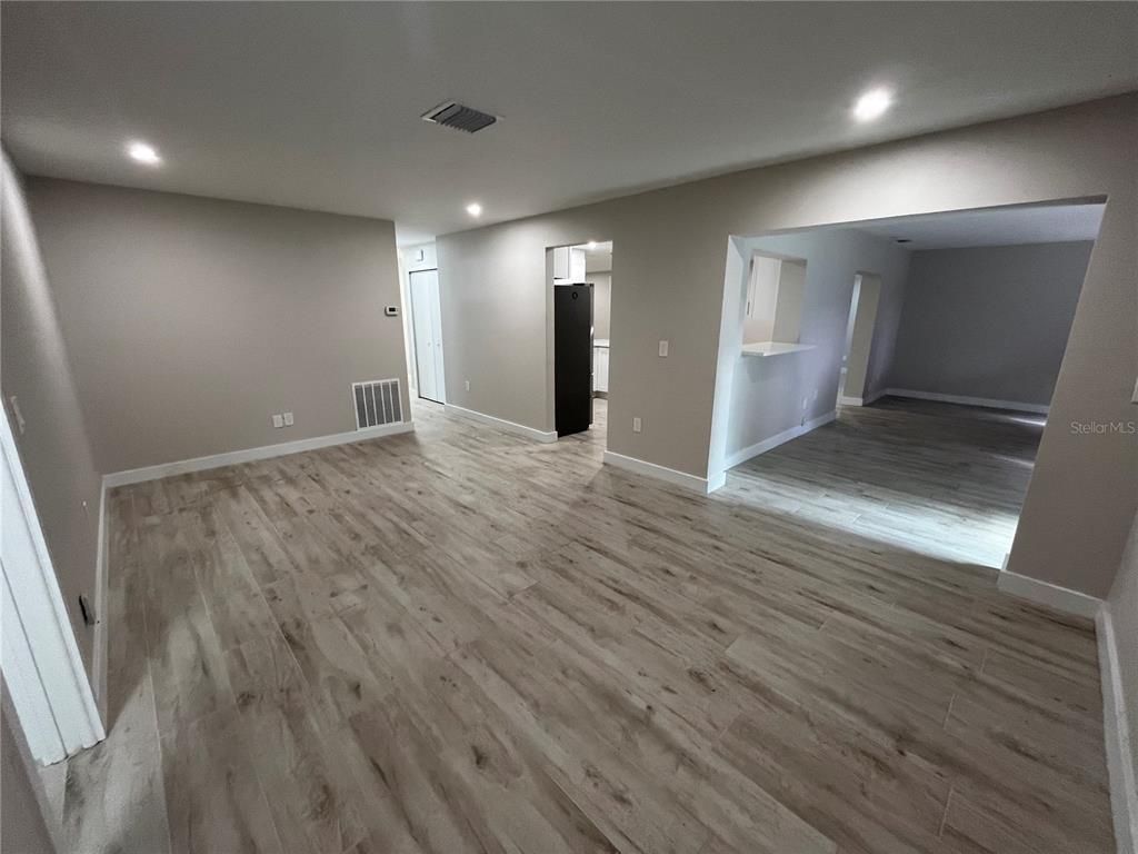 Empty room, Interior, Recessed Lighting, Wood Texture Flooring