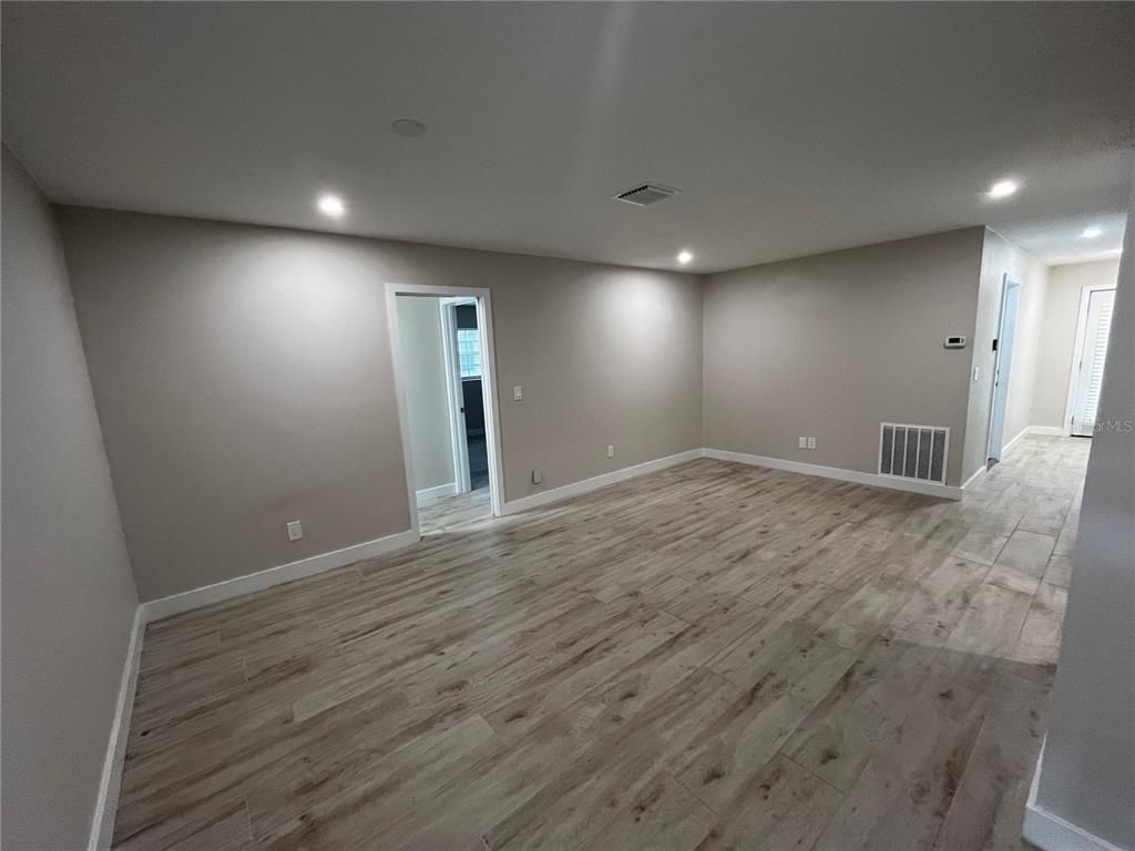 Empty room, Interior, Recessed Lighting, Wood Texture Flooring