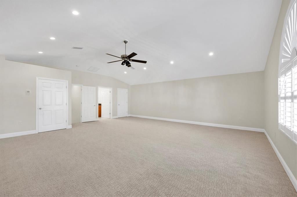 Empty room, Interior, Recessed Lighting