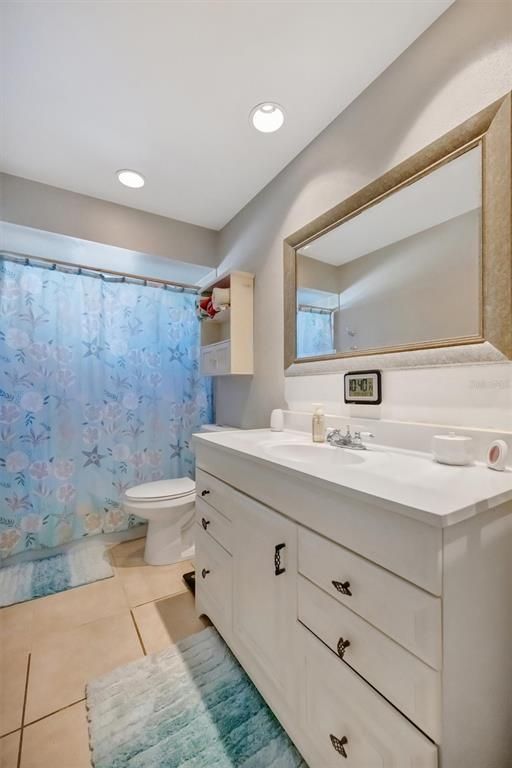 Bathroom, Interior, Recessed Lighting
