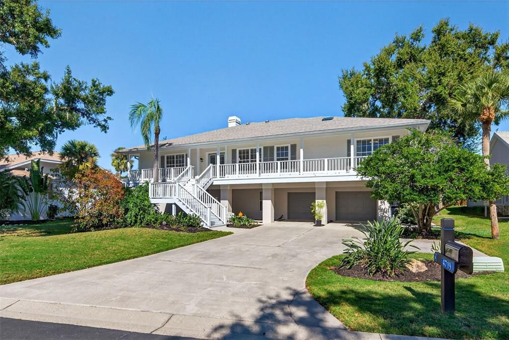 Attached, Backyard, Exterior, Facade, Georgian