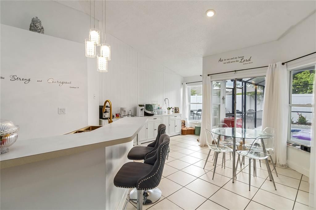 Dining room, Interior, Pendant Lights, Recessed Lighting