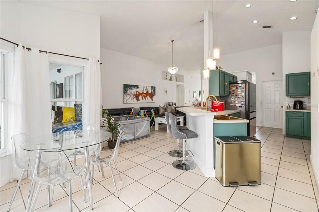 Dining room, Interior, Pendant Lights, Recessed Lighting