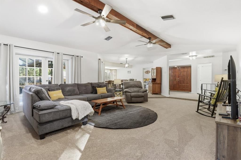 Interior, Living room, Pendant Lights, Recessed Lighting