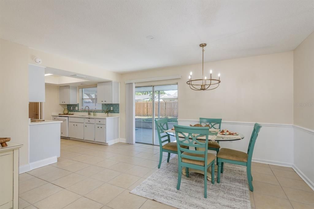 Chandelier, Dining room, Interior, Kitchen, Pendant Lights