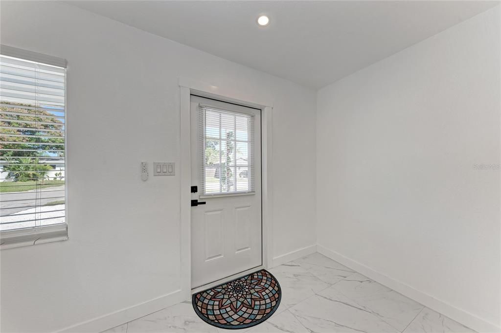 Empty room, Interior, Marble, Recessed Lighting