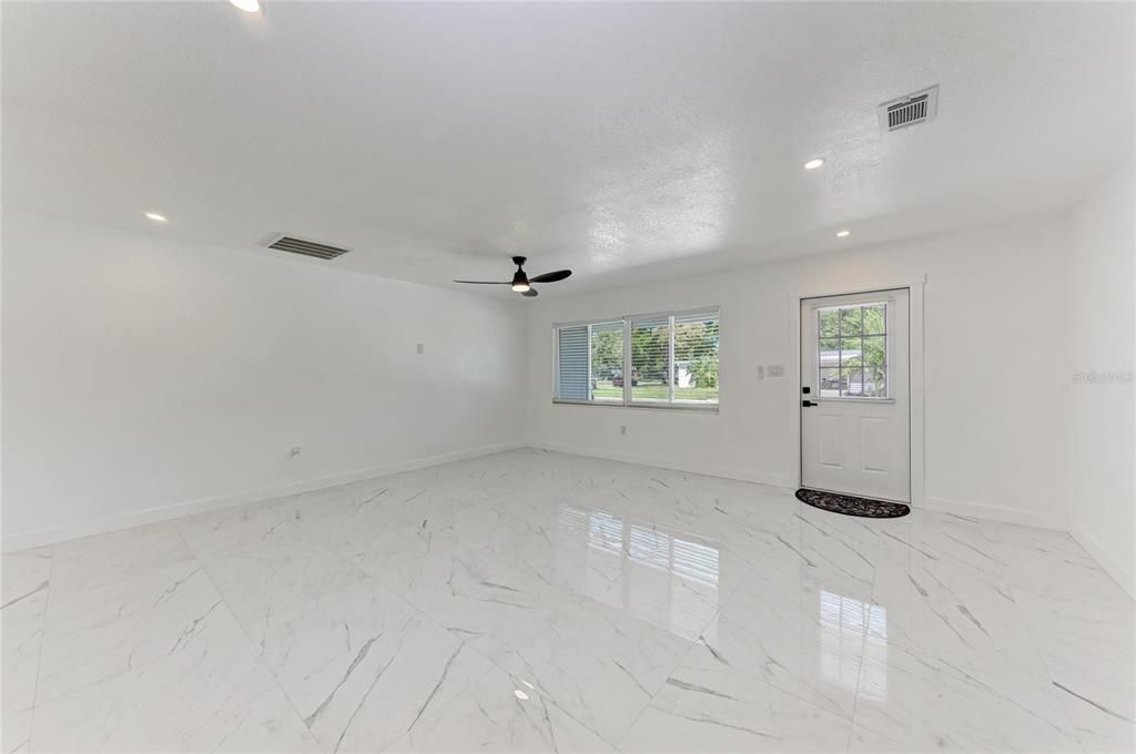 Empty room, Interior, Marble, Recessed Lighting