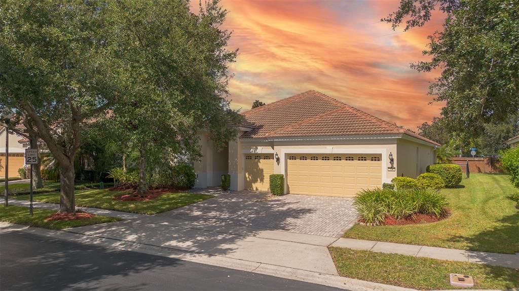 Attached, Exterior, Facade, Mediterranean