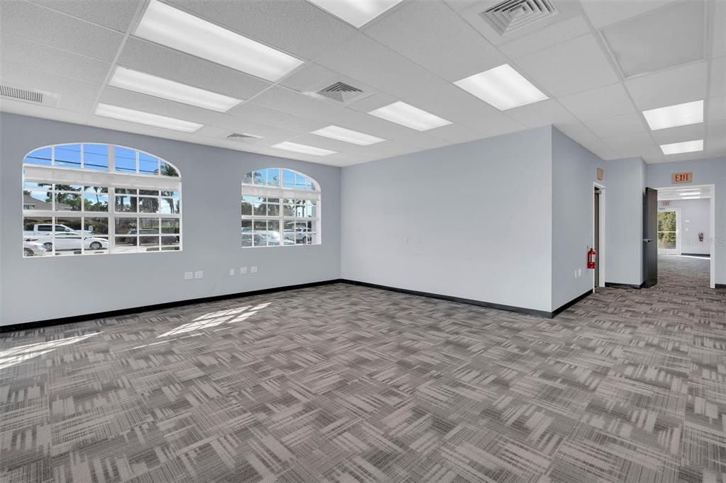 Empty room, Interior, Recessed Lighting