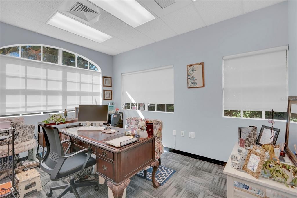 Home Office, Interior