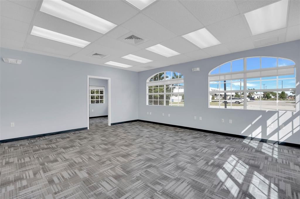 Empty room, Interior, Recessed Lighting