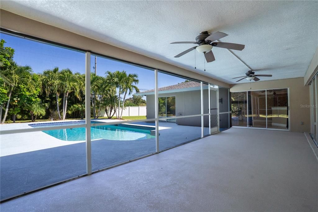 Interior, Pool, Sun Room
